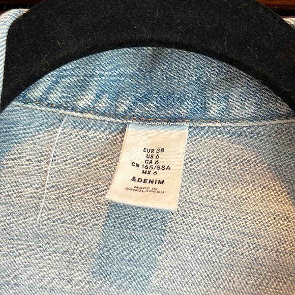 GUC H&M light wash fitted jean jacket sz 6 - Picture 3 of 8